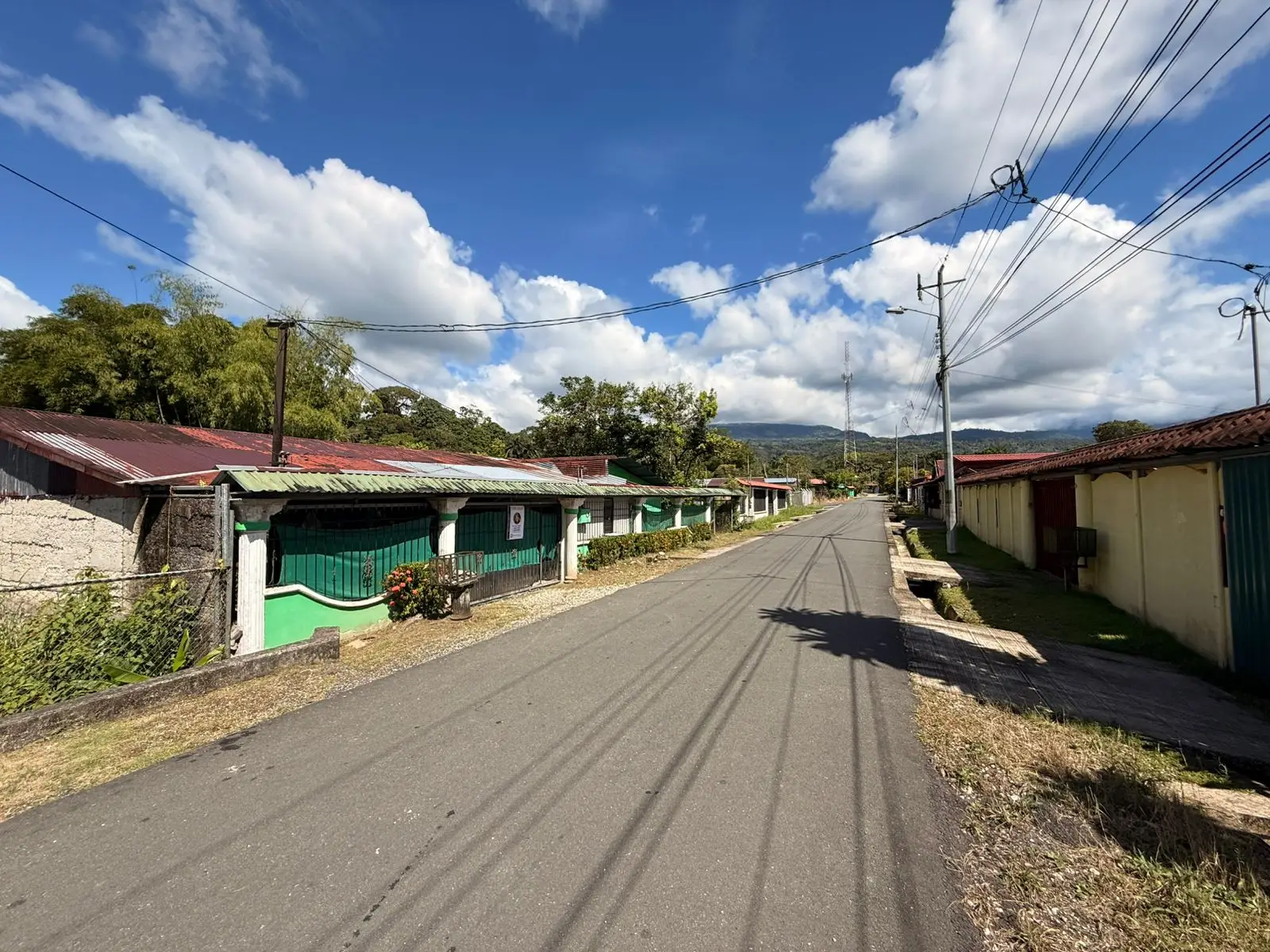 Incredible lot near the center - image 8