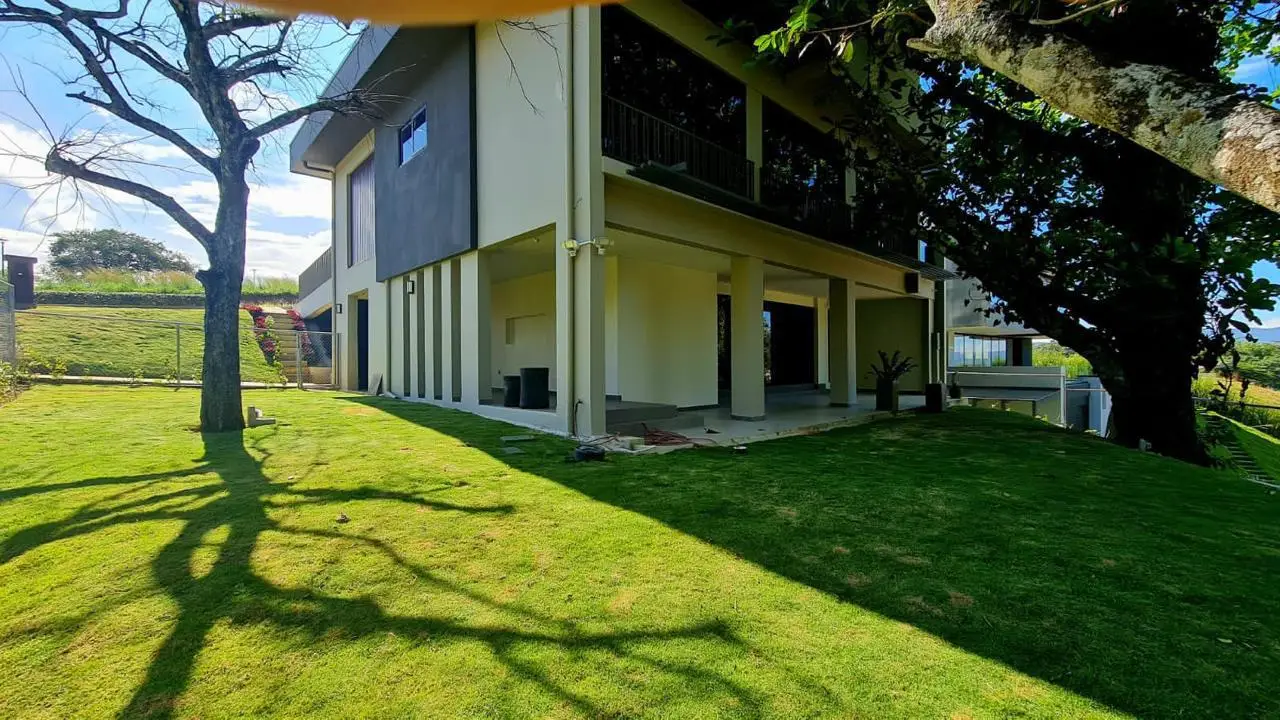 Modern Luxury 4-Bedroom Home in Guácima Gated Community - image 6