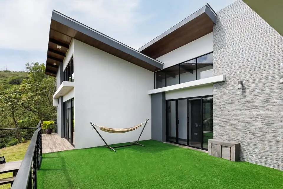Stunning Modern Hillside Home in Gated Hacienda Natura, Naranjo, Alajuela - image 8