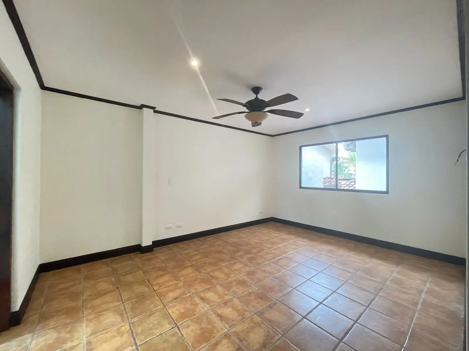 For Sale - House in Gated Community, Santa Ana - image 15