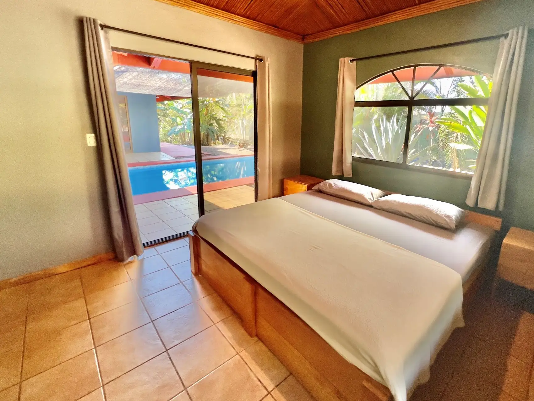 Charming 2-Bedroom Home with Pool and Pura Vida Vibes in San Isidro Santa Teresa - image 6