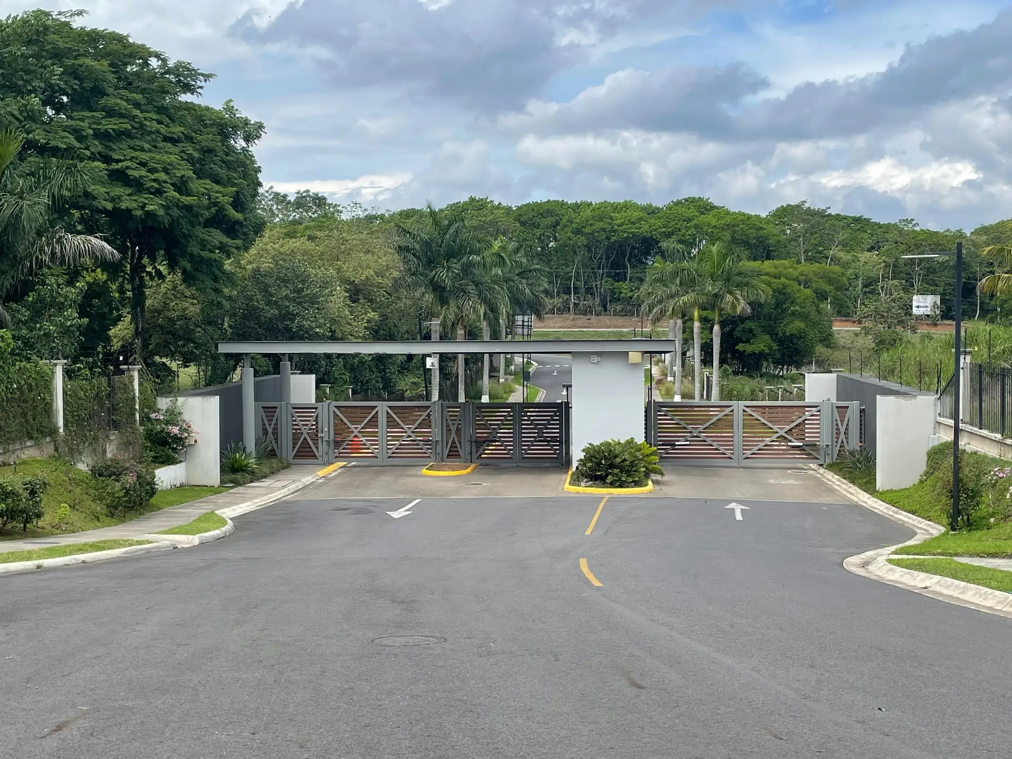 Sale / Beautiful lots in Condominium, San Rafael, Alajuela - image 2