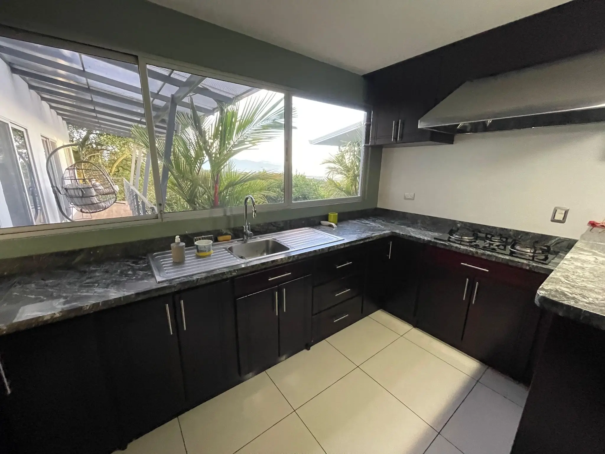 Modern 2-Bed Villa with Mountain Views in Grecia, Costa Rica - image 8