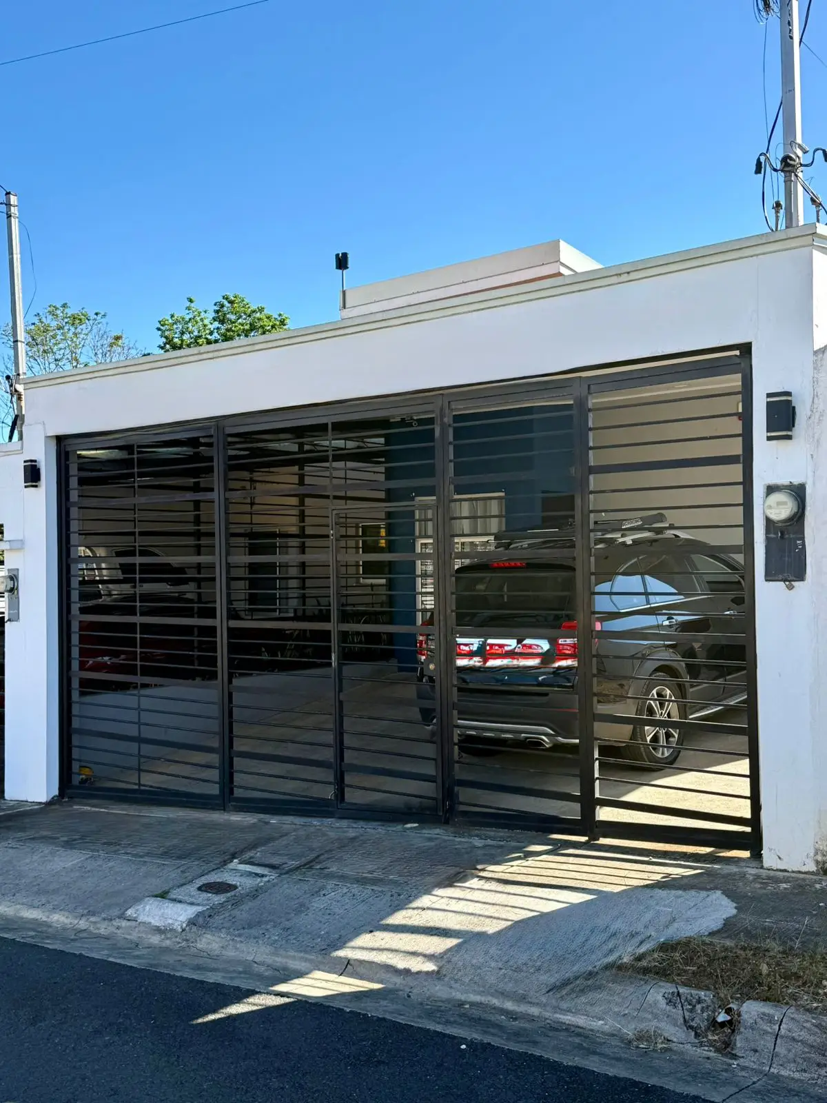 Modern and elegant house in Zaragoza de Palmares with an excellent location. - image 4