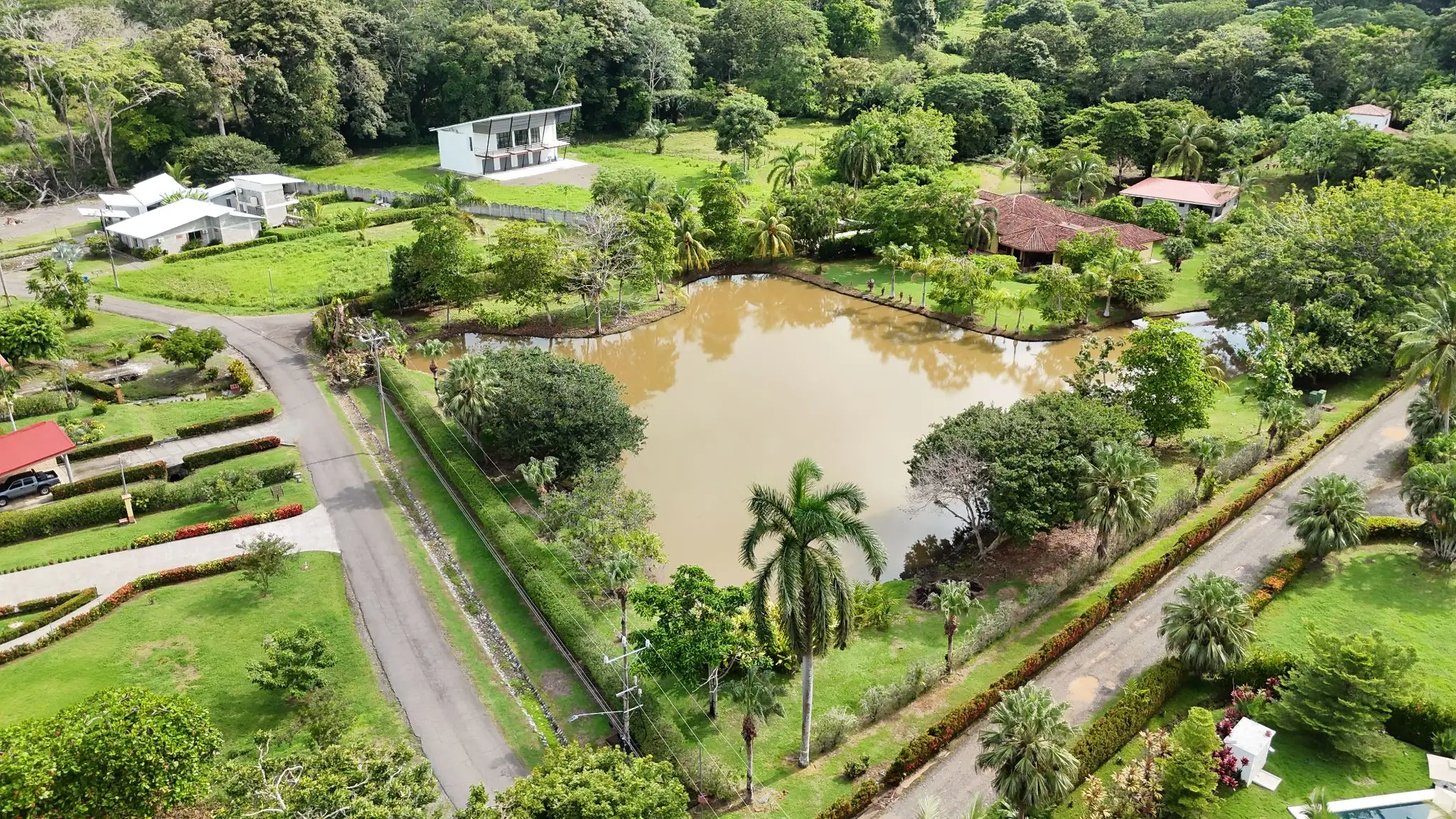 Tropical Luxury Estate with Private Lake, Pool & Prime Location Near Costa Rica’s Best Beaches” - image 10