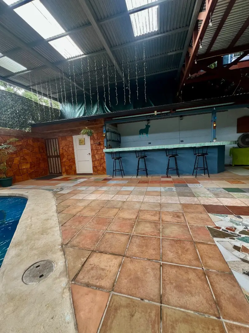 House in La Garita, 4 bedrooms, 4 bathrooms  - image 5