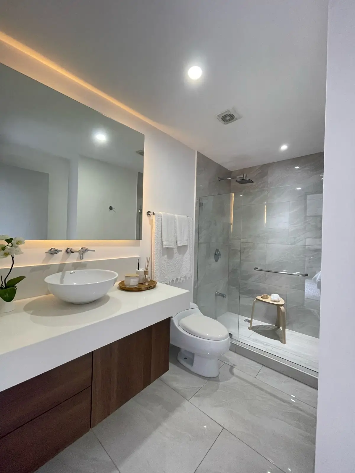 Luxury 3-BR Apartment in Secure Escazú Community - image 11