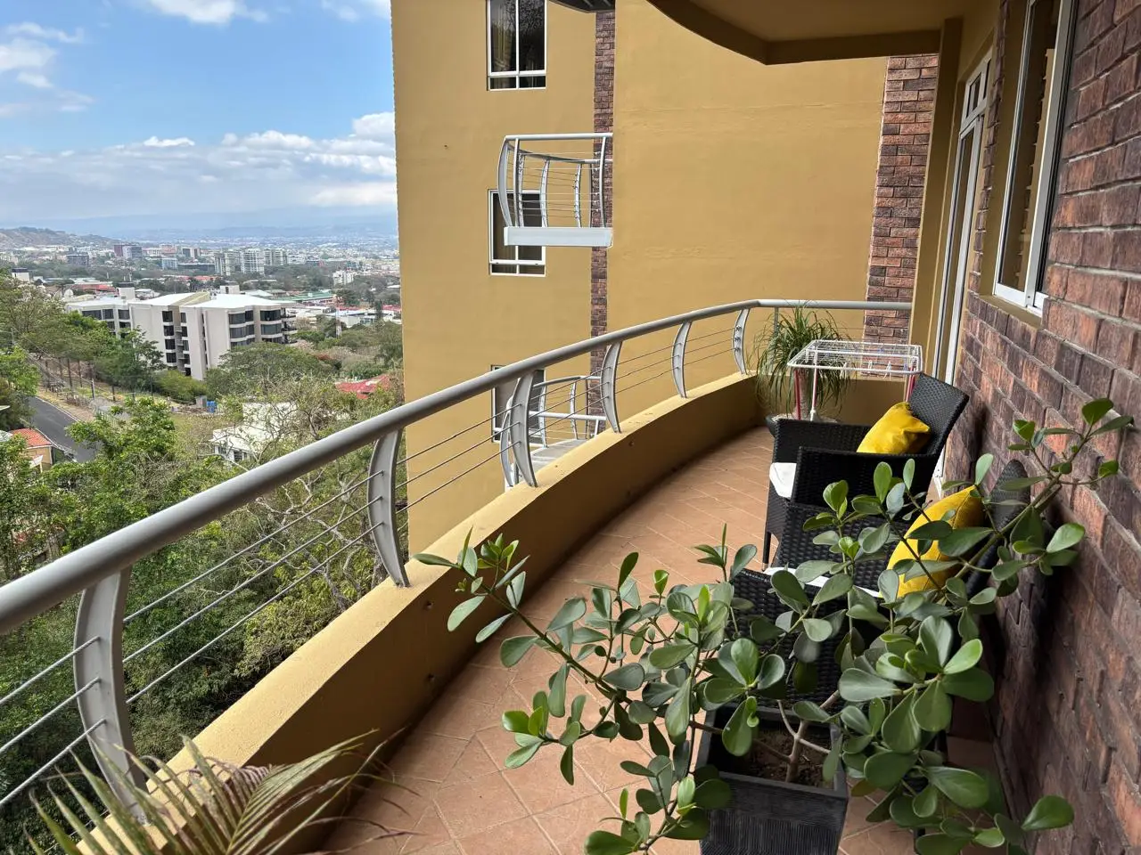 Rent / Lovely Apartment in Valle Arriba Condominium, San Rafael de Escazu, San Jose - image 10