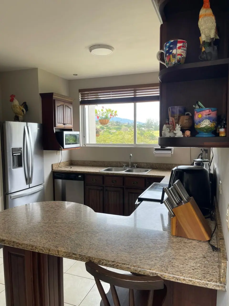 Stunning 3-Bed Modern Home with Expansive Gardens in Grecia, Costa Rica - image 7