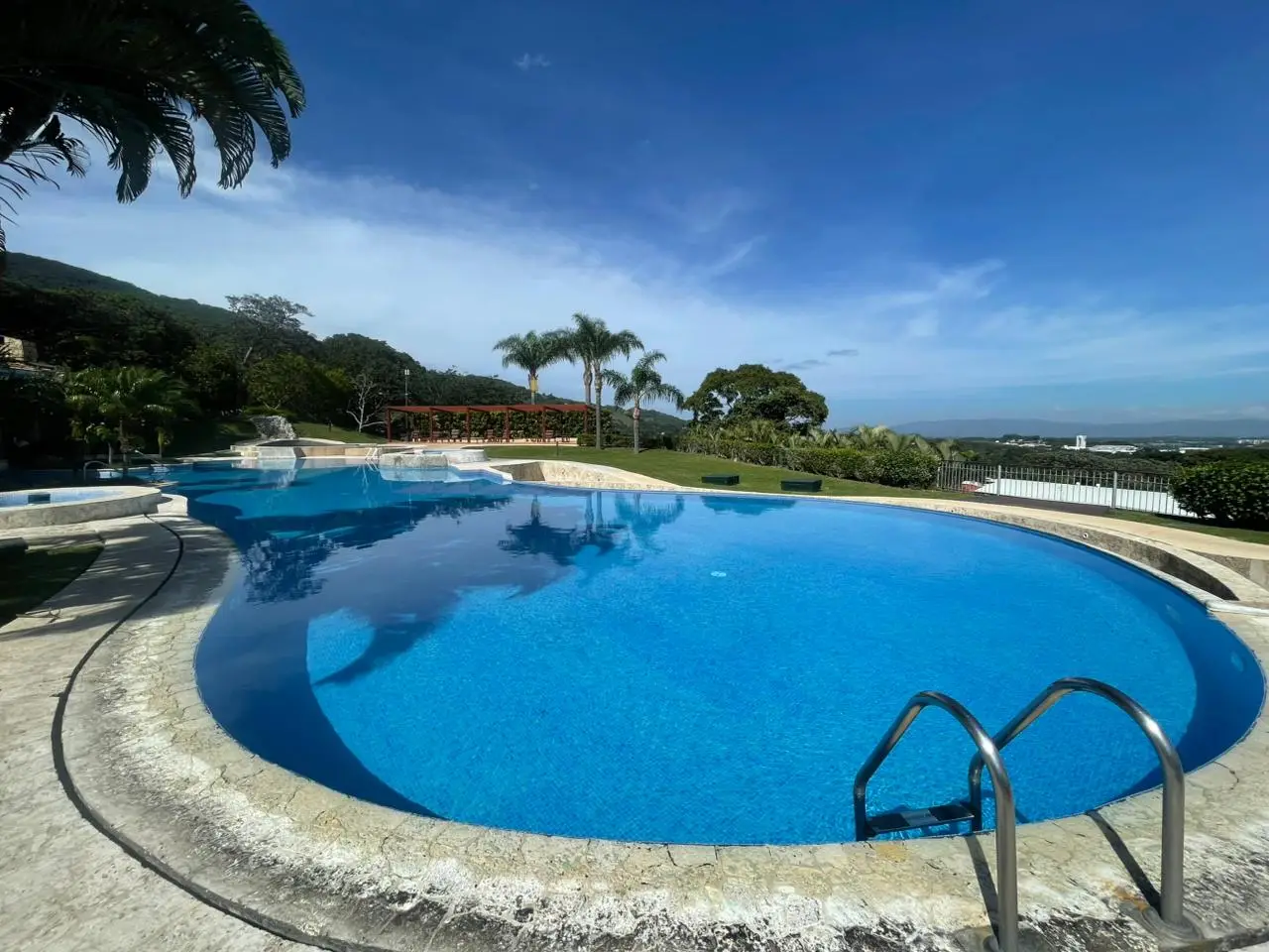 1-Bedroom Condominium in Santa Ana for Rent - image 3