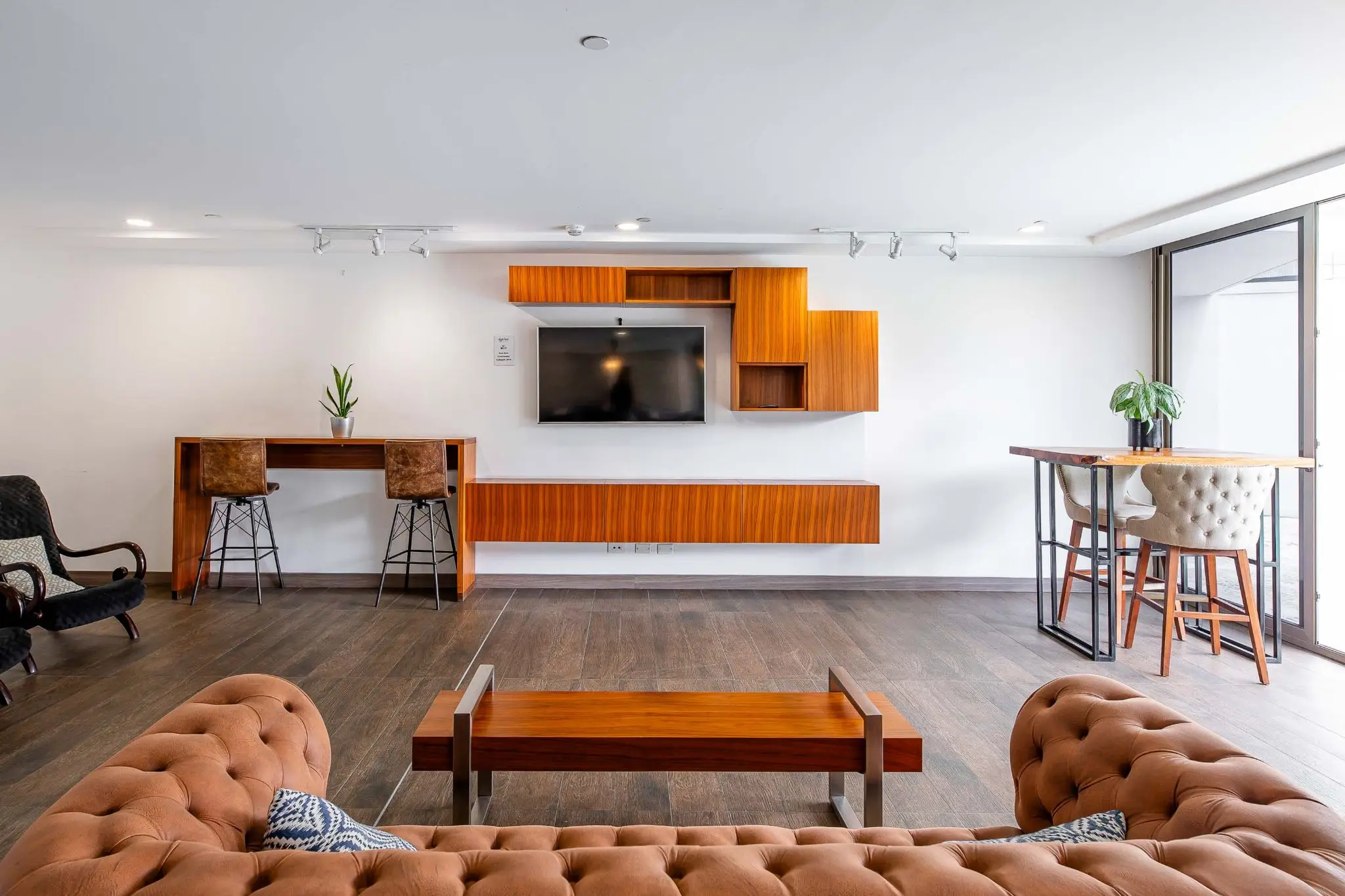 Luxury 3 bedroom Apartment in Nunciatura - image 6