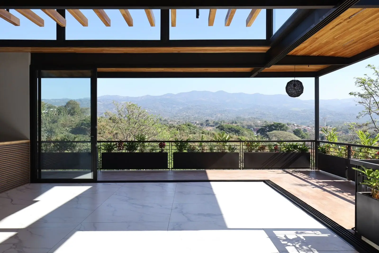 Exclusividad y Naturaleza: Residencia de Lujo con Vistas Panorámicas en Naranjo - image 13