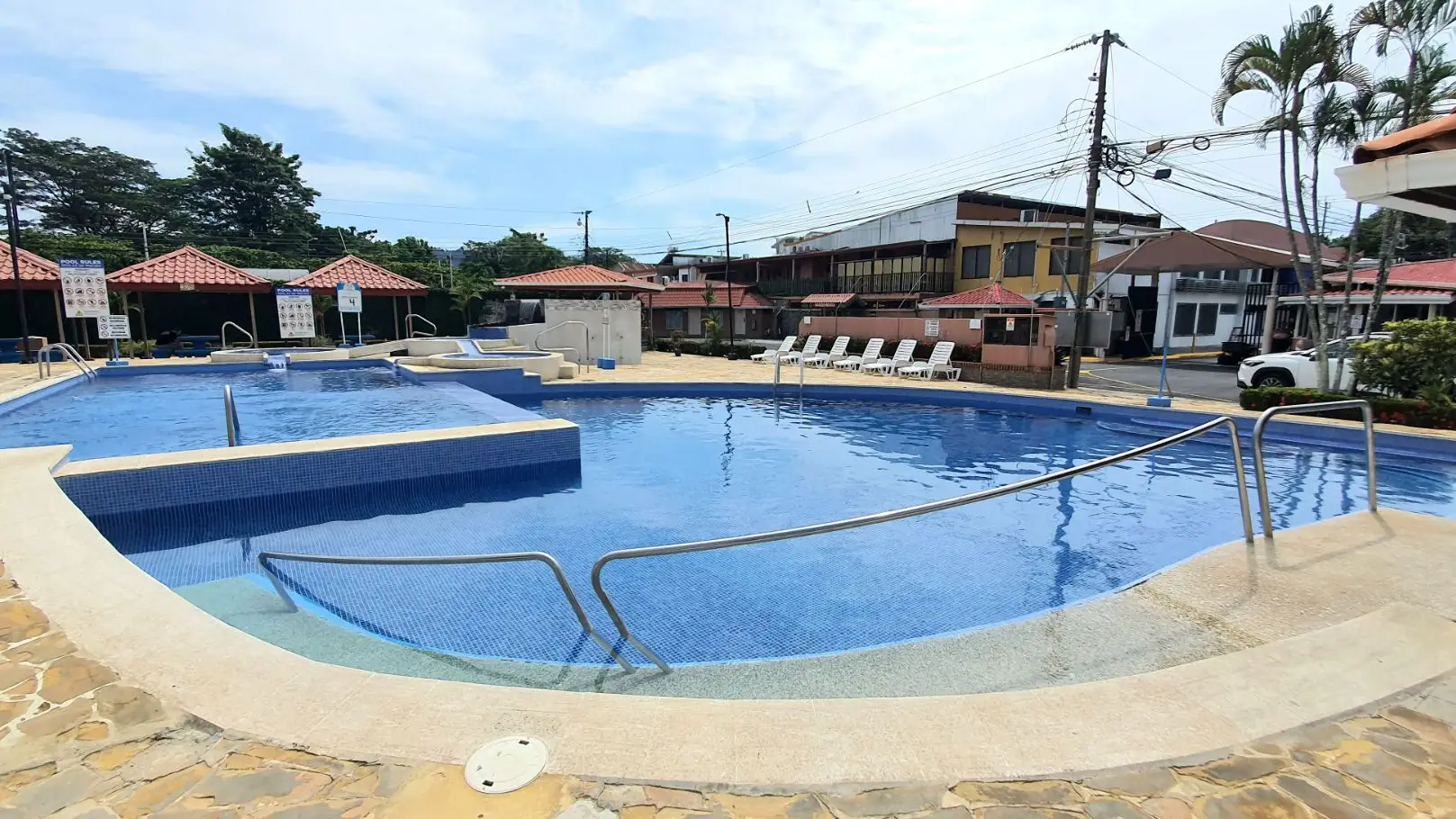 Charming 4-Bed Condo in Las Villas Paraíso - Perfect Family Home or Income Property ! Jaco center. - image 6