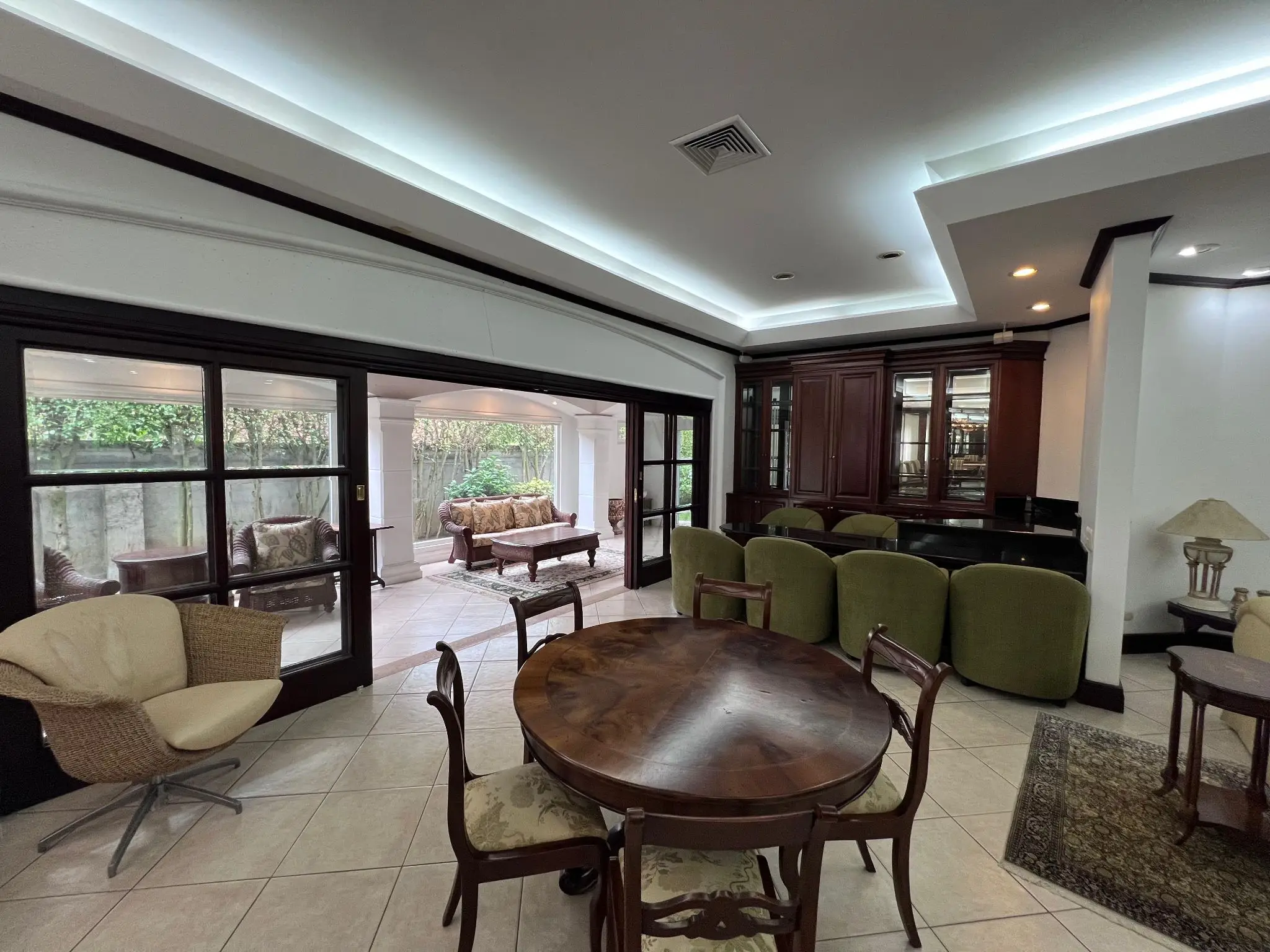 Luxury Home in Bosques de Lindora, Santa Ana - image 4