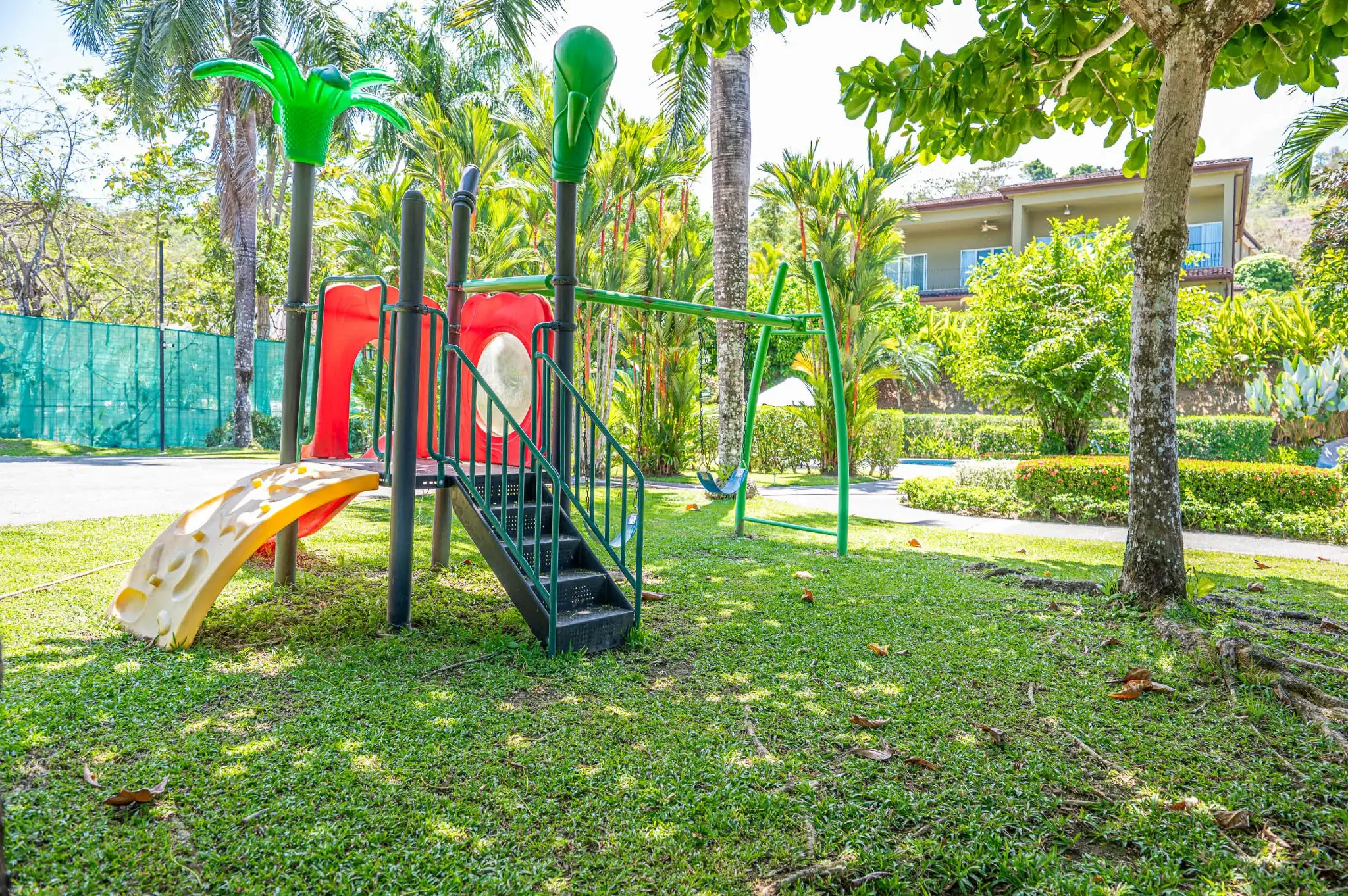 Peaceful and  Secure 3BR Condo with Private Pool in Las Lomas - image 6