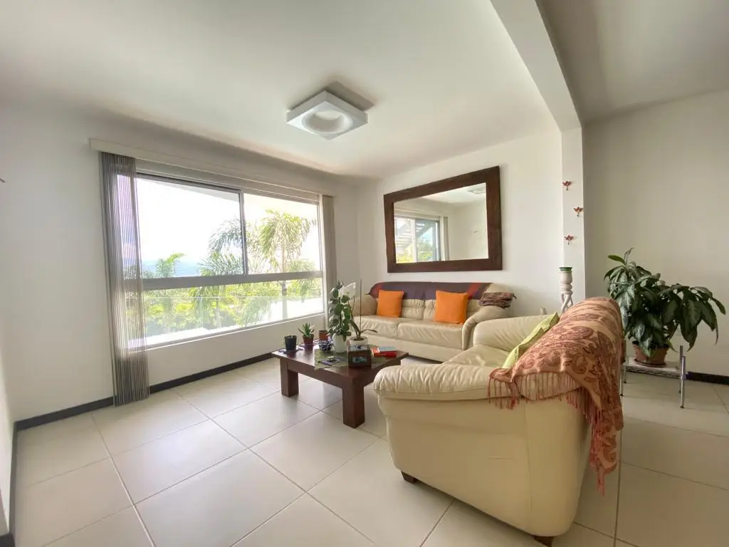 Rent / Cozy Apartament in Privé Condominium, San Antonio, Escazu, San Jose - image 3