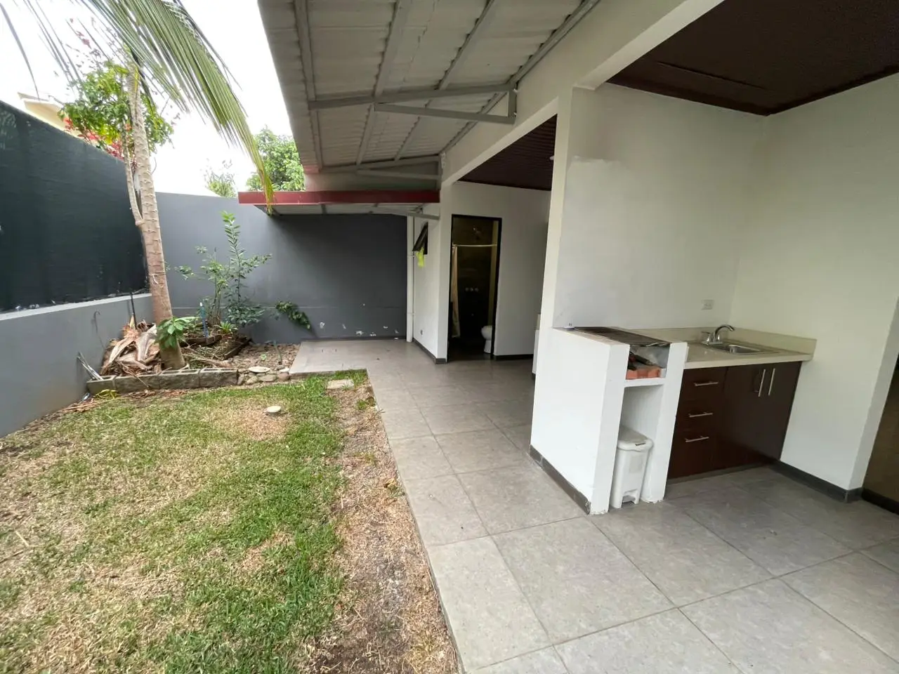 Sleek Modern 4-Bedroom House in Grecia, Alajuela with Ocean Views & Jacuzzi - image 6