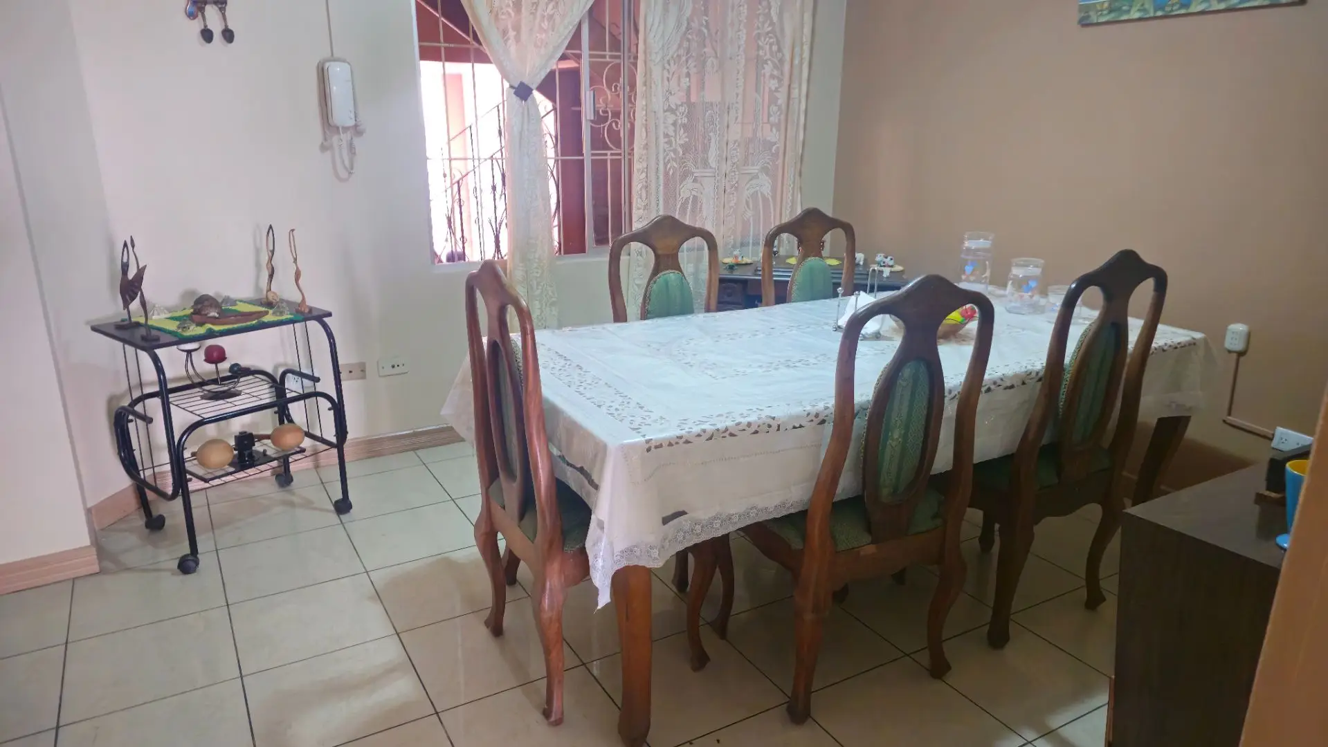 Spacious 6-Bedroom Family Home in Residencial Saint Clare, Moravia - image 12
