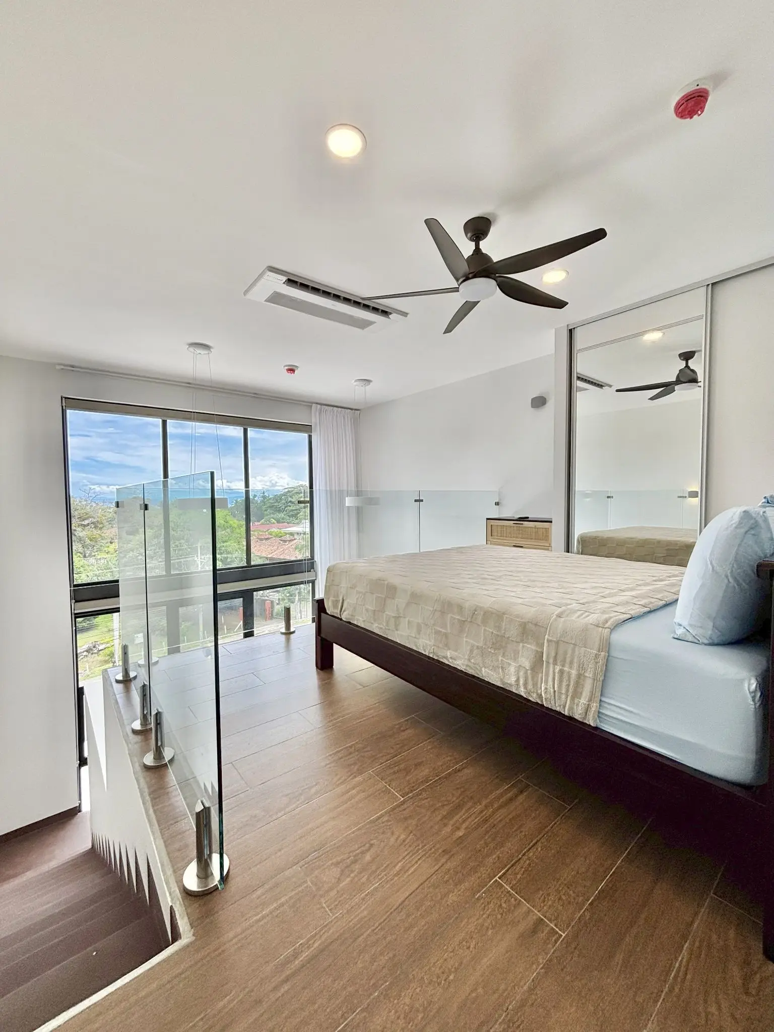 Modern 1-Bed Loft in Jacó with Stunning Ocean Views - image 11