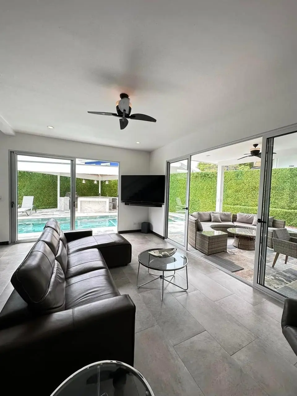 Beautiful Villa with pool in El Residencial Bambu, Puntaleona - image 3