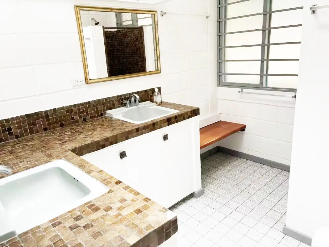 Spacious 4-Bed House for Rent in Santa Marta, Curridabat / Beautiful garden - image 8