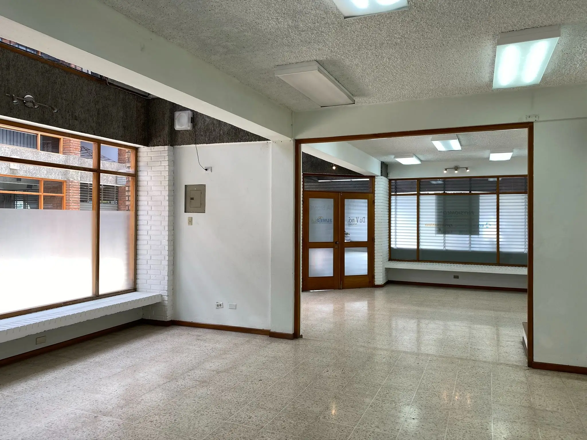 Prime 741sqm Modern Commercial space in Escazú, San José - image 4