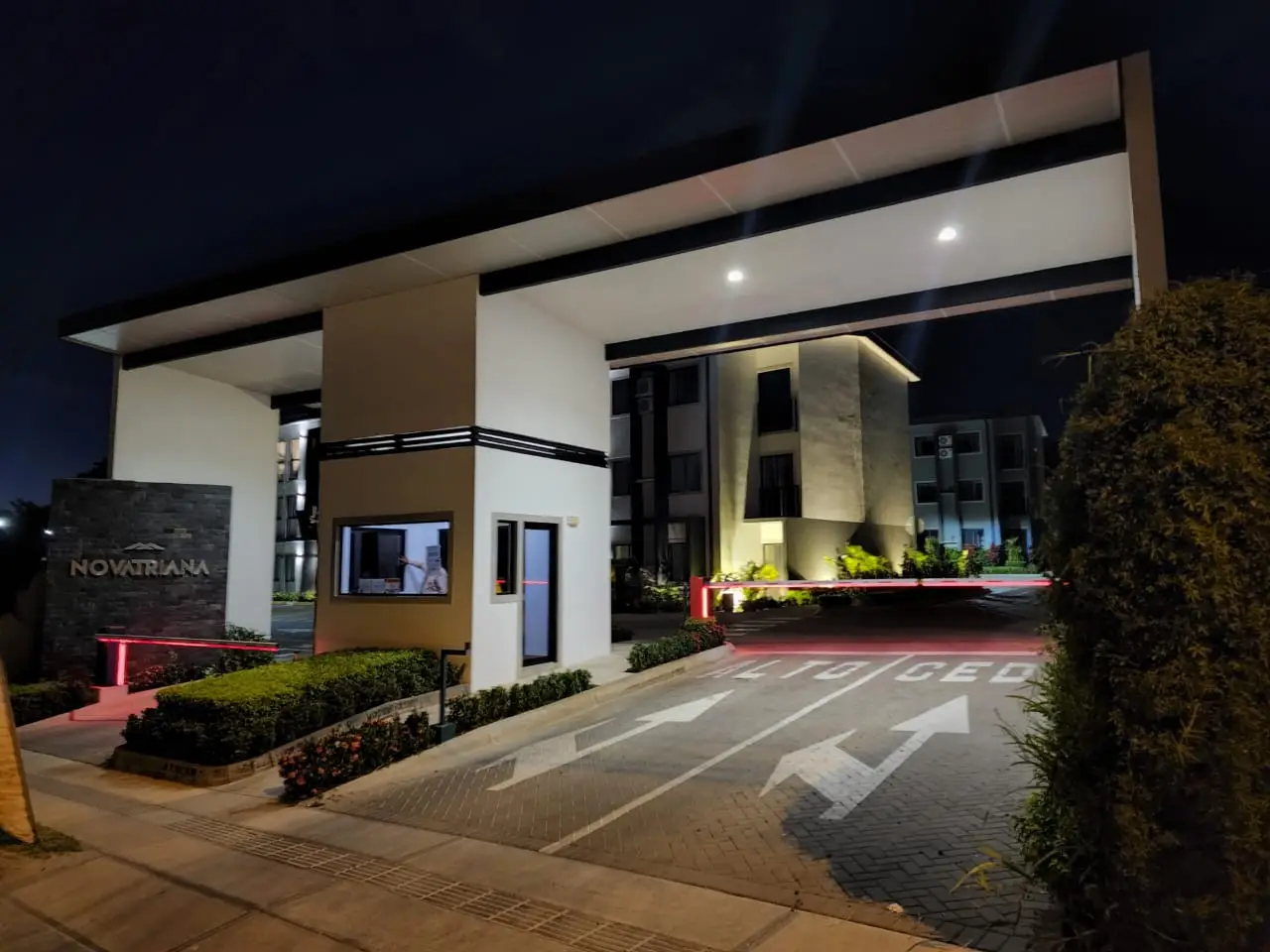 VENTA Y ALQUILER/ Apartamentos , Condominio NOVATRIANA, Alajuela - image 2