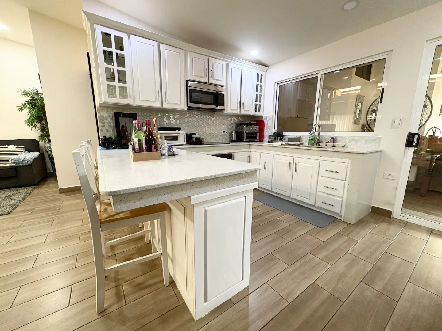 Modern Tropical Oasis with Private Pool in Jacó Sol, Costa Rica - image 3