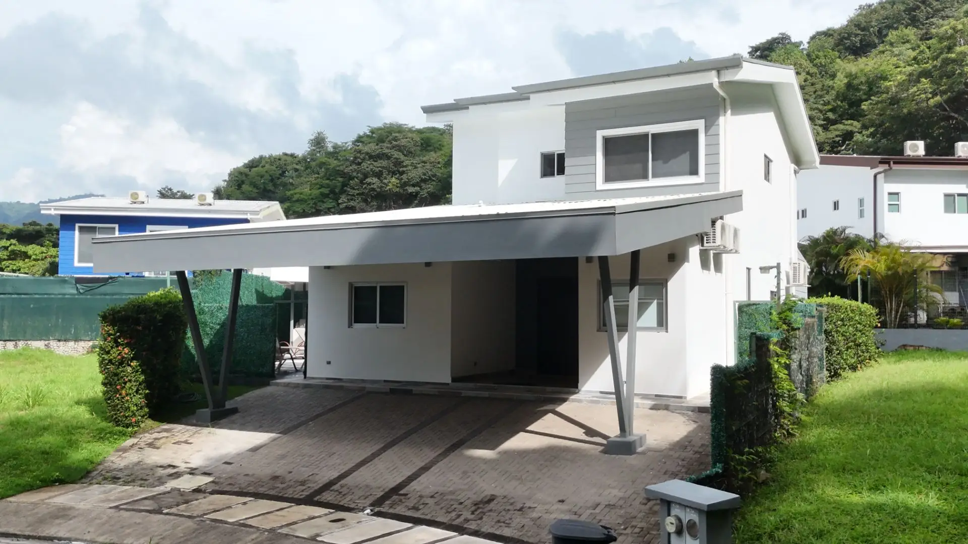 Beautiful Villa with pool in El Residencial Bambu, Puntaleona - image 2