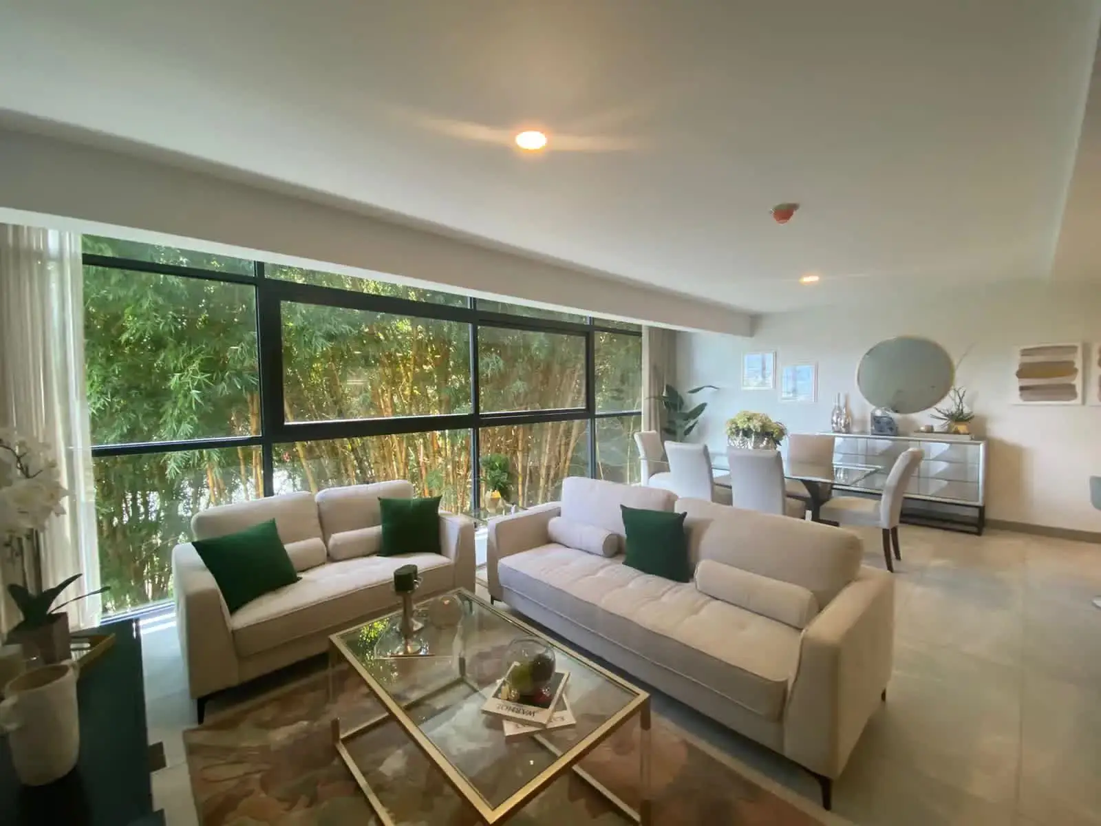 Elegant Residence in Senderos de Chircá - image 3