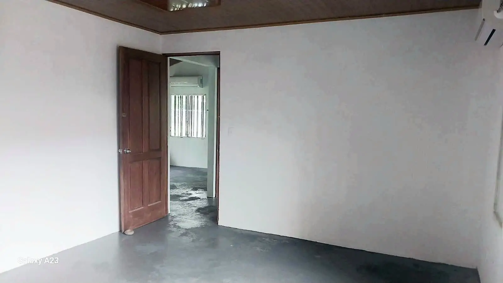 Practical house in Quebrada Amarilla with large land - image 4