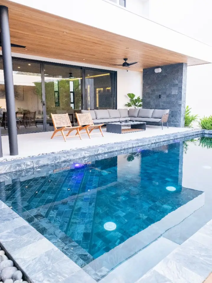 Luxury 5-Bedroom Home in Jacó, Costa Rica - image 4