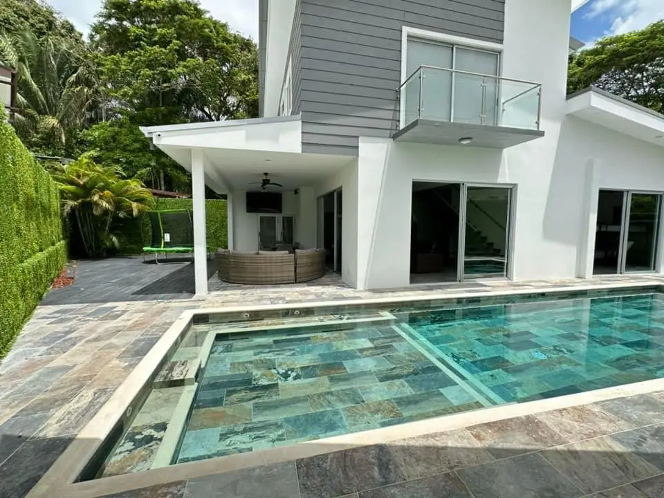 Beautiful Villa with pool in El Residencial Bambu, Puntaleona - image 1