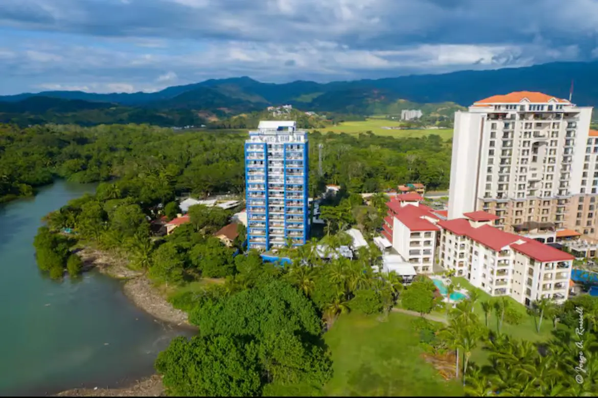 Luxury Beachfront Condo in Jacó: Your Costa Rican Oceanfront Escape - image 15