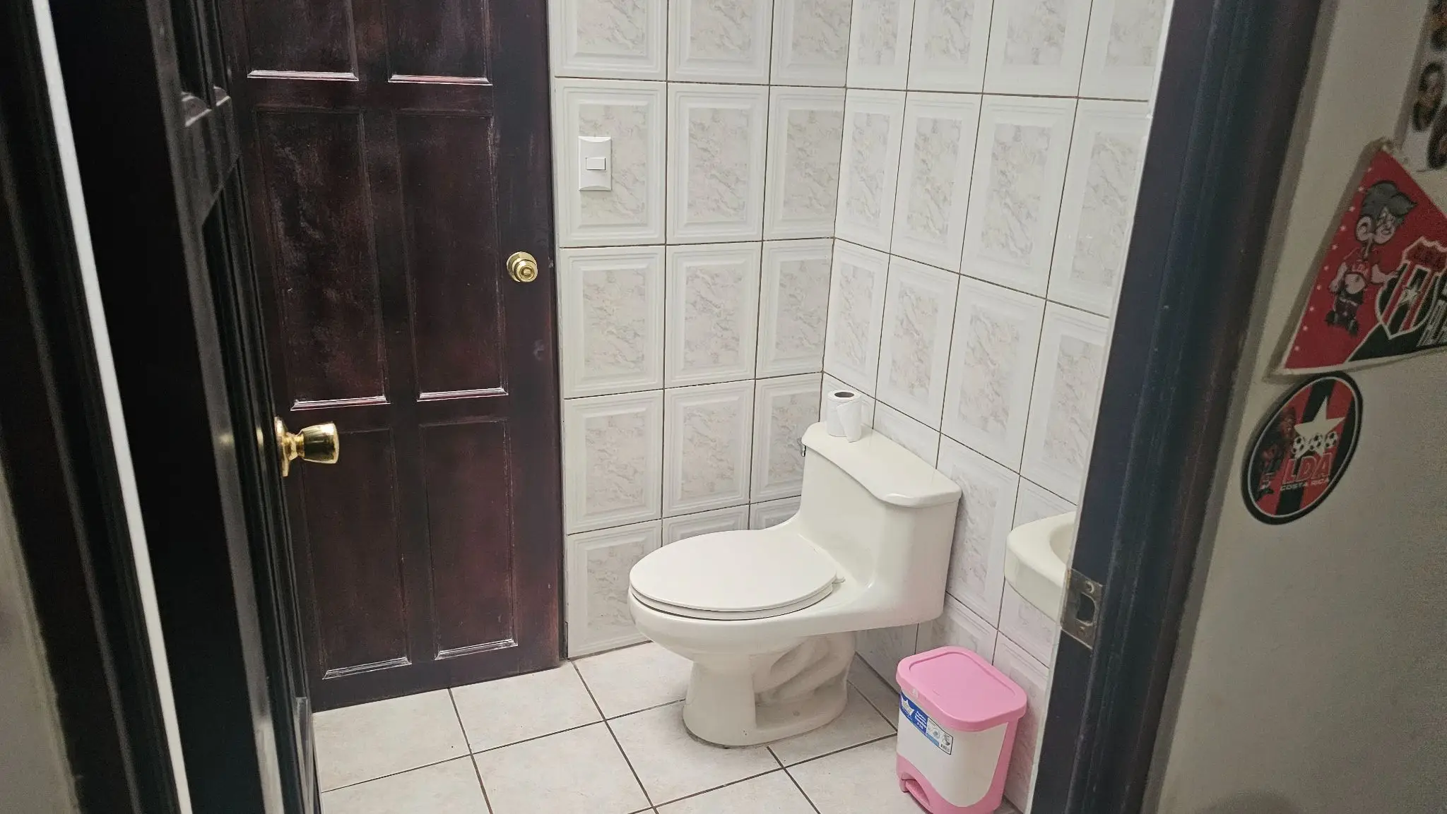 Spacious 6-Bedroom Family Home in Residencial Saint Clare, Moravia - image 5