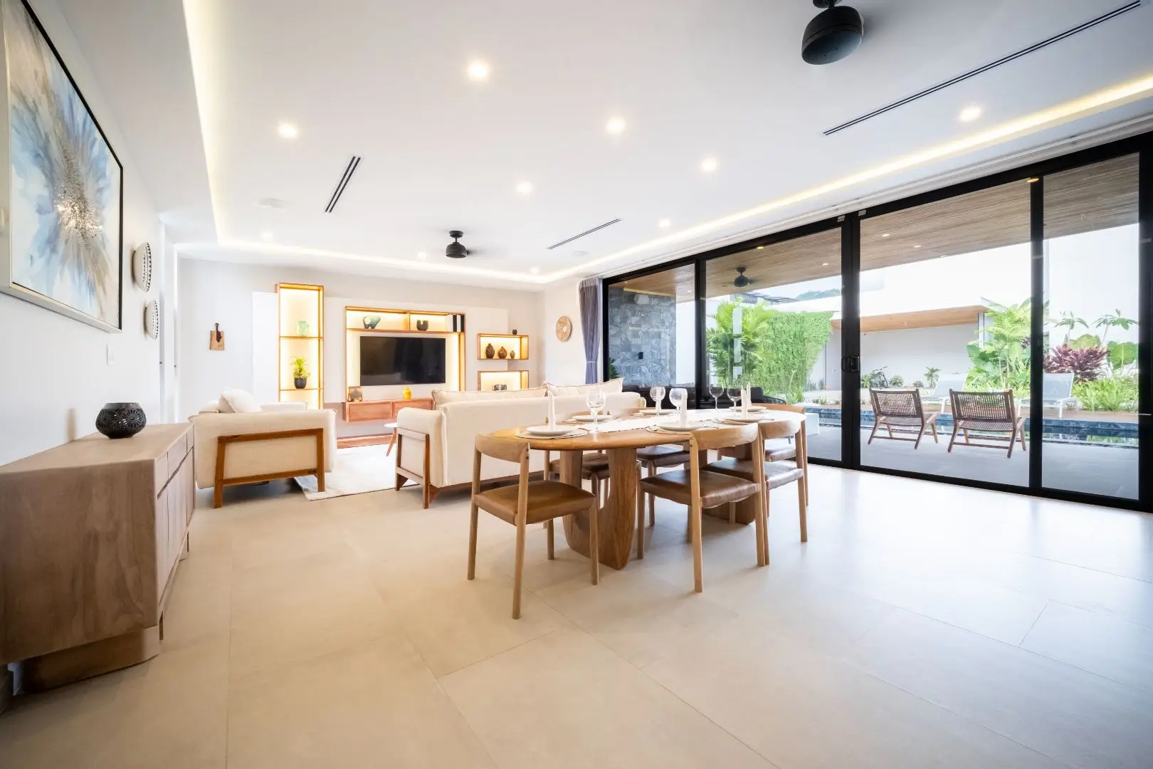 Luxury 5-Bedroom Home in Jacó, Costa Rica - image 15