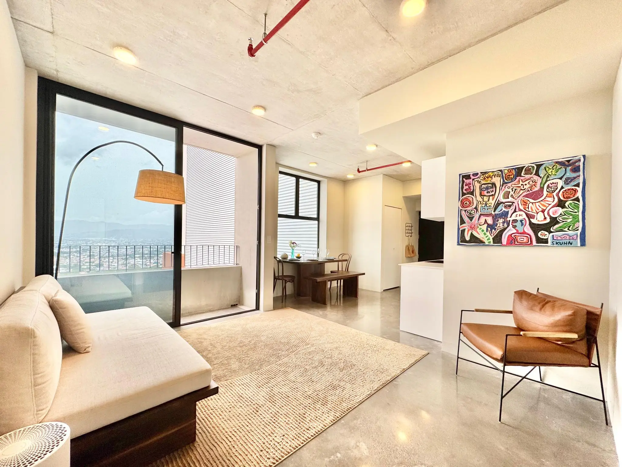 Modern 2-Bedroom Apartment with Panoramic City & Mountain Views in San José - image 4