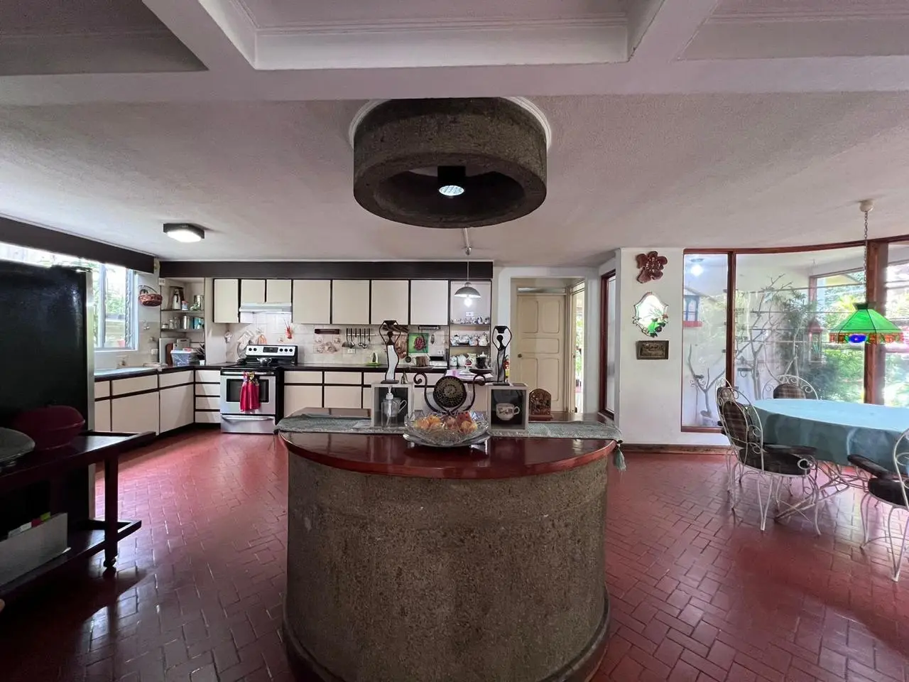 Spacious 5-Bedroom House in Rohrmoser, San José - image 13