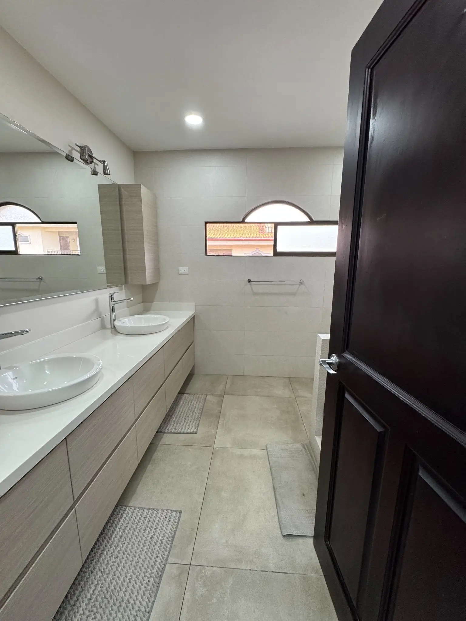 Sale / Spacious and comfortable home in a gated community - image 8