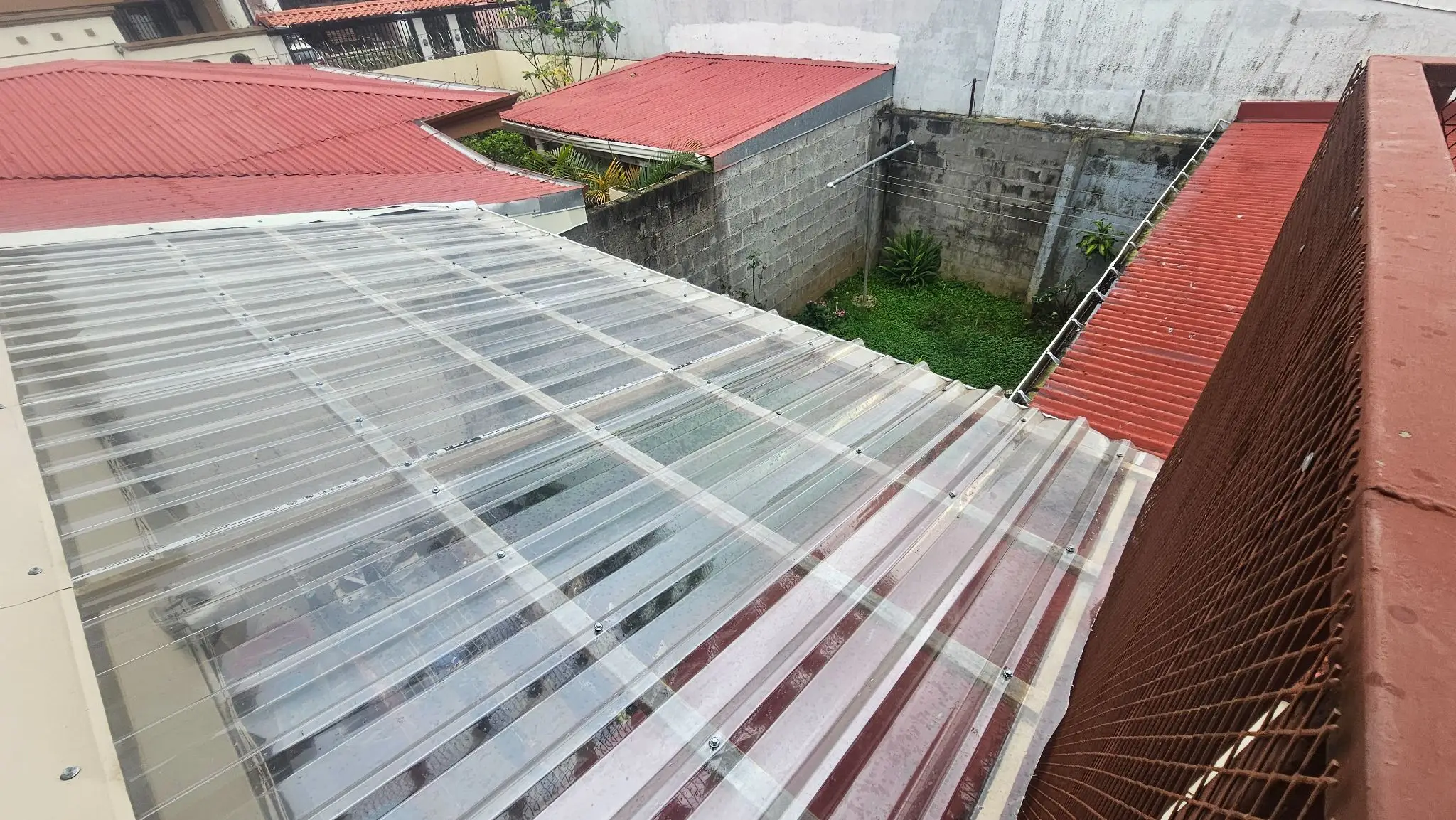 Spacious 6-Bedroom Family Home in Residencial Saint Clare, Moravia - image 13