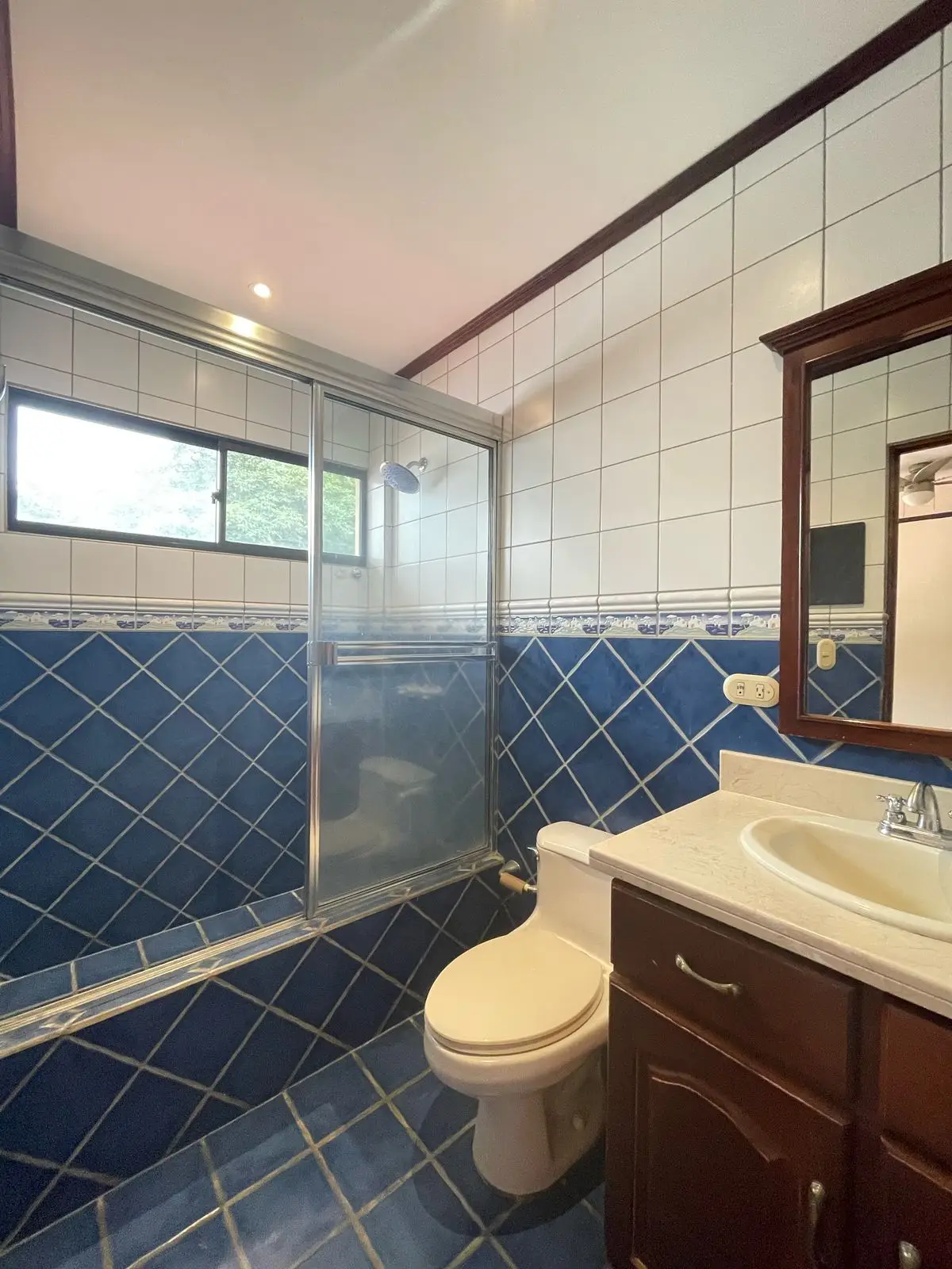 For Sale - House in Gated Community, Santa Ana - image 14