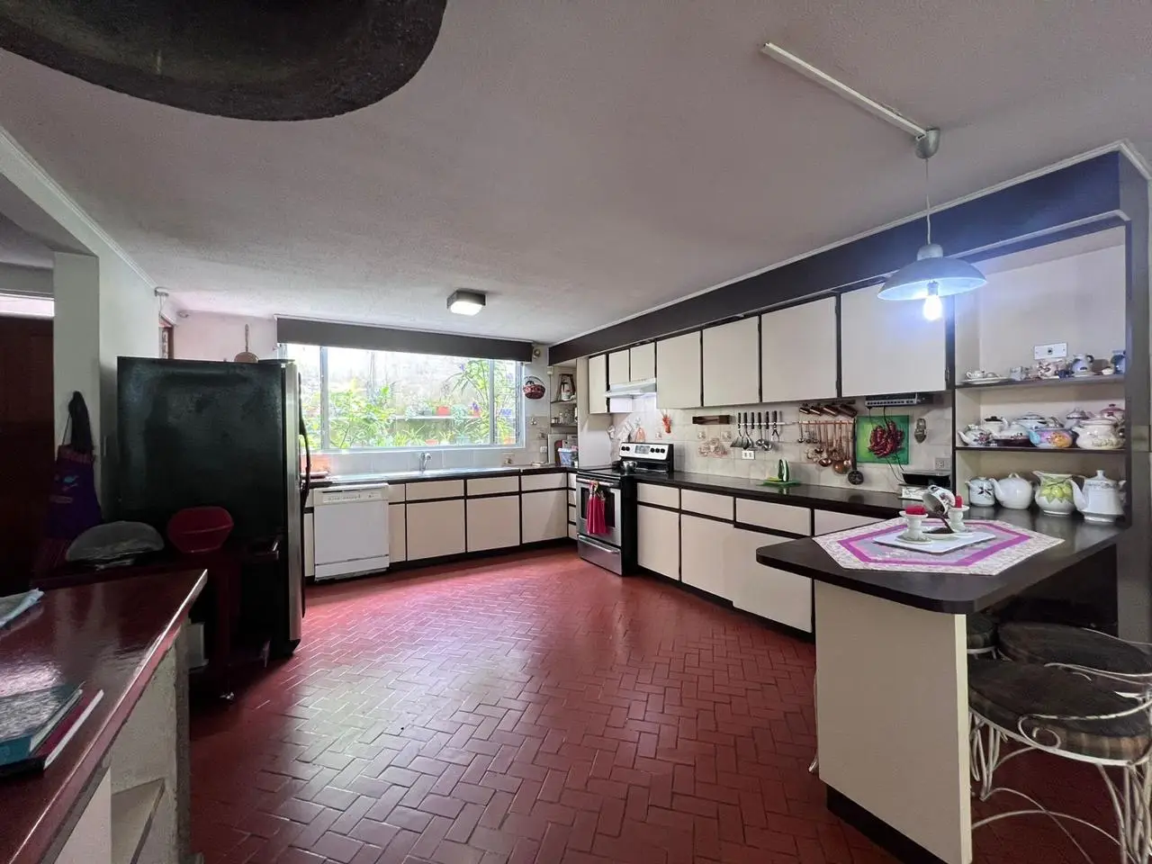 Spacious 5-Bedroom House in Rohrmoser, San José - image 11