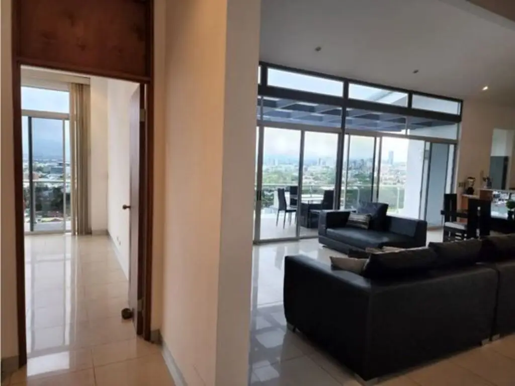 Luxury 3-Bed Penthouse with City Views in Escazú - image 5