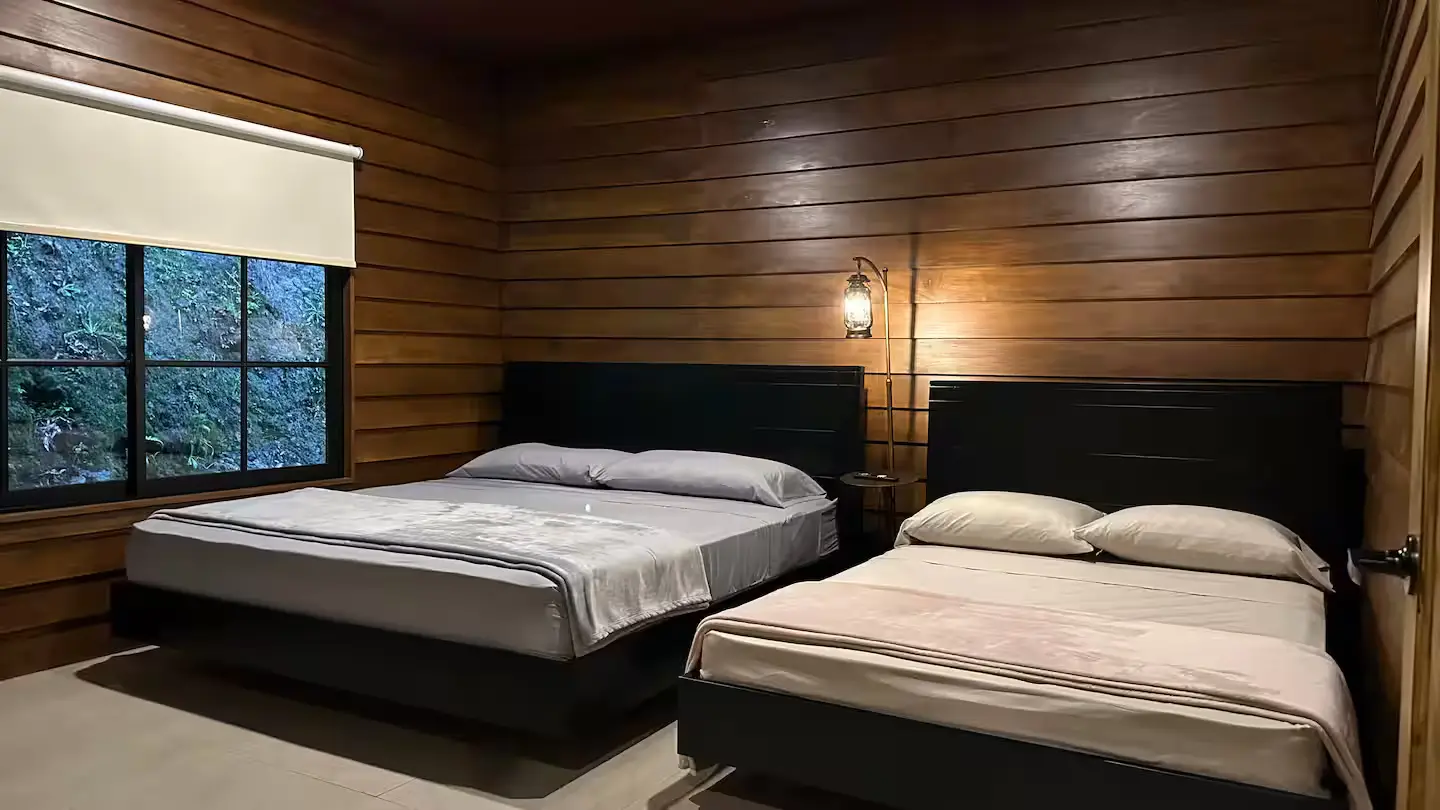 Exquisite Mountain View Hillside Retreat in Costa Rica with Panoramic Mountain Views - image 11