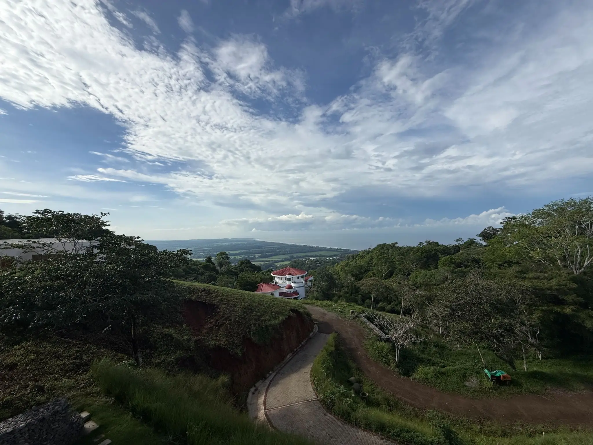 Luxury Oceanview & Mountain Retreat: A Modern 5-Bedroom Haven in Jacó, Costa Rica - image 4