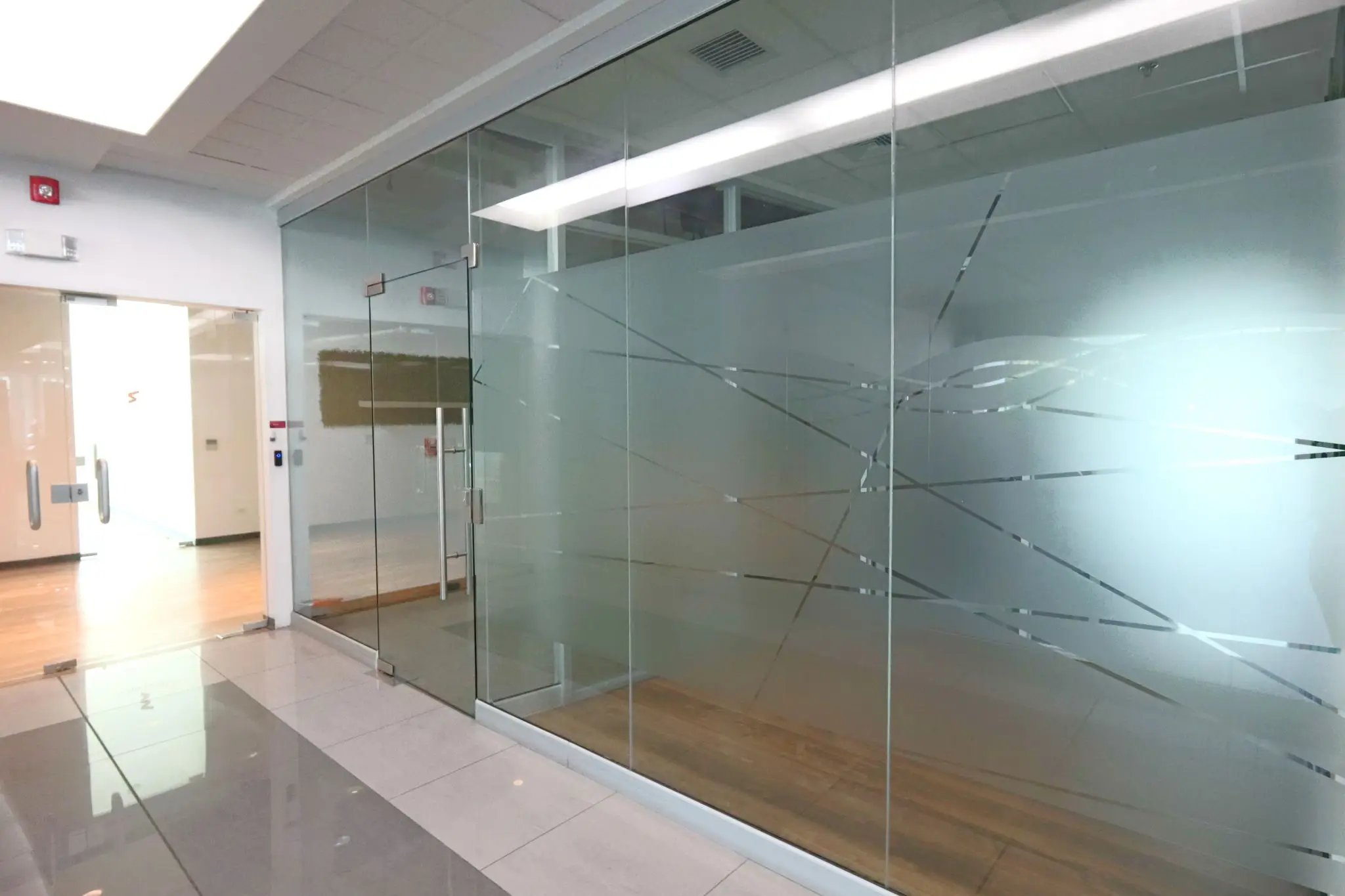 Oficina en Venta o Alquiler – Edificio Corporativo A+, Santa Ana - image 2