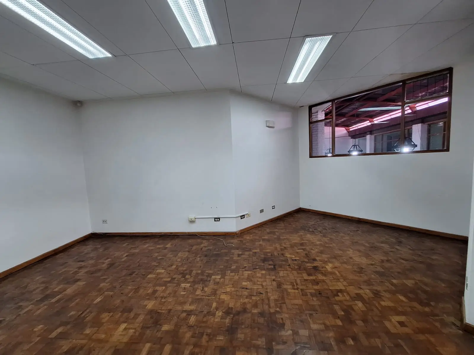 Prime 741sqm Modern Commercial space in Escazú, San José - image 7