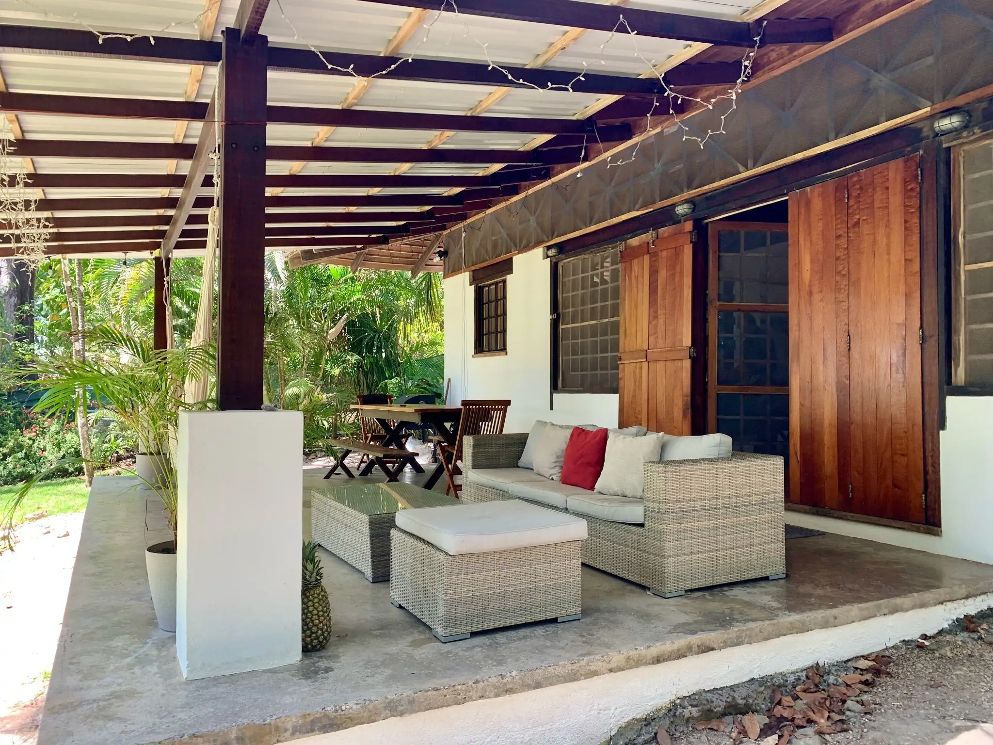 Oceanfront 3 Bedroom Home with Terrace, Surf & Sunset Views - image 4