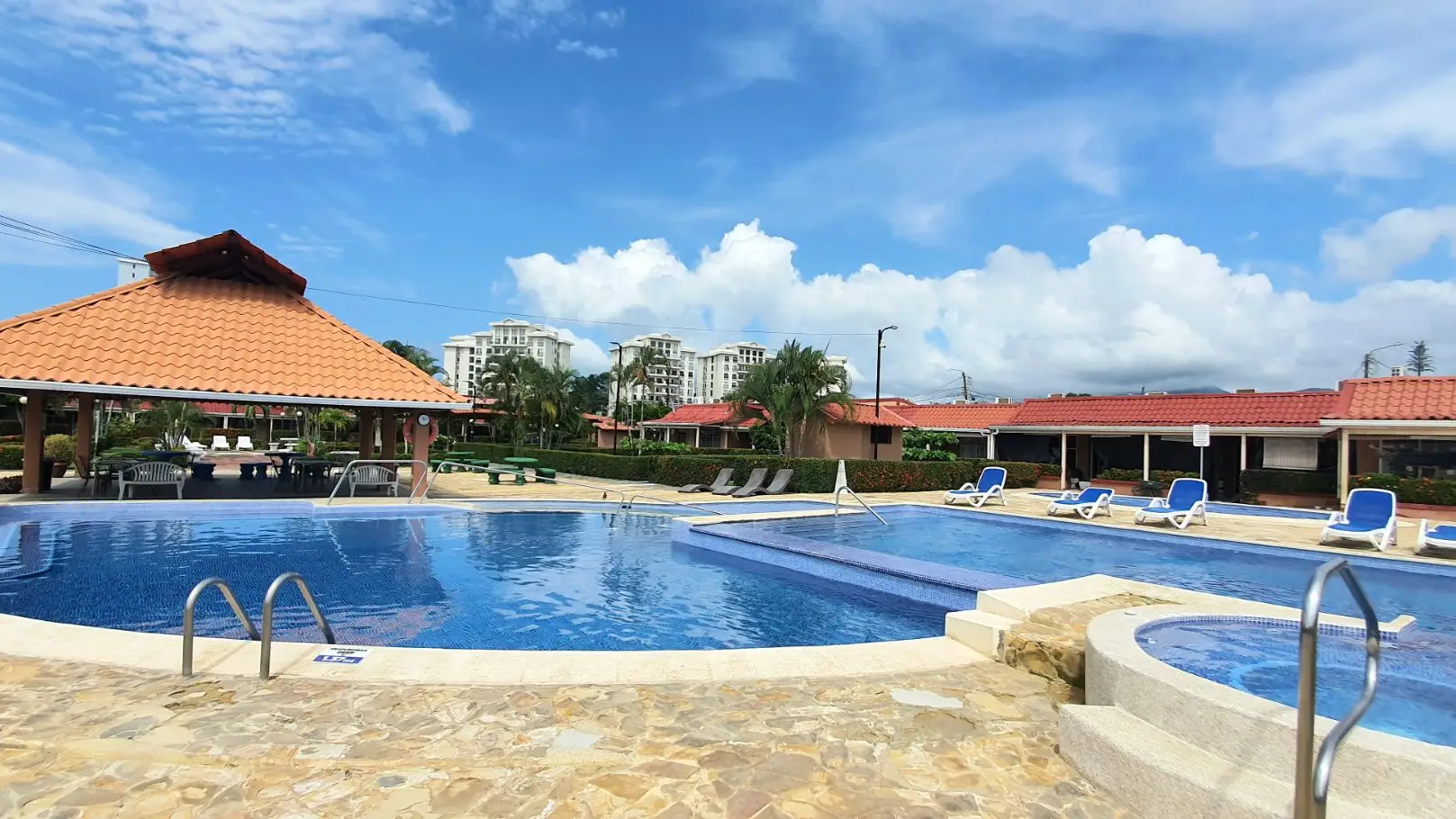 Charming 4-Bed Condo in Las Villas Paraíso - Perfect Family Home or Income Property ! Jaco center. - image 7