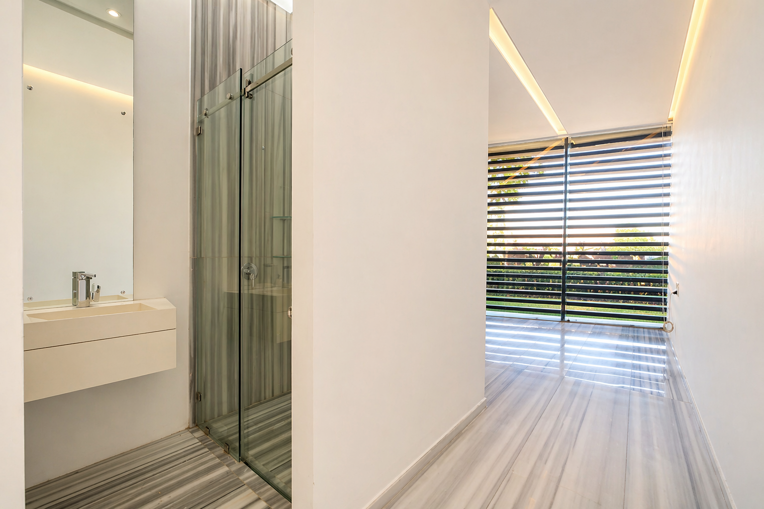 Sale & Rent / Costa Rica Modern Luxury Villa: 5-Bed, 5-Bath Oasis with Infinity Pool & Panoramic Views, Santa Ana, San Jose 🇨🇷 - image 15